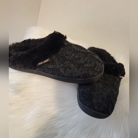 Muk Luks Knit Slippers, Size Large 9-10 - Picture 3 of 5